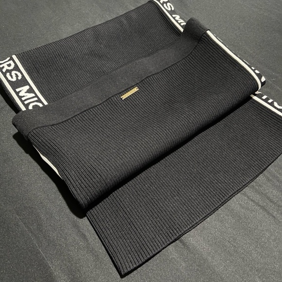 Michael Kors Logo Tape Skirt - Picture 4 of 6